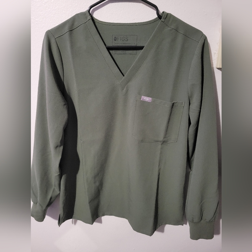 Figs long sleeve scrub top moss green small